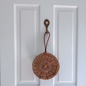 Doen Round Woven Rattan Crossbody Bag in Natural Brown